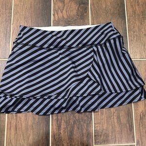 Athleta size small Striped Black and Gray tennis Skirt